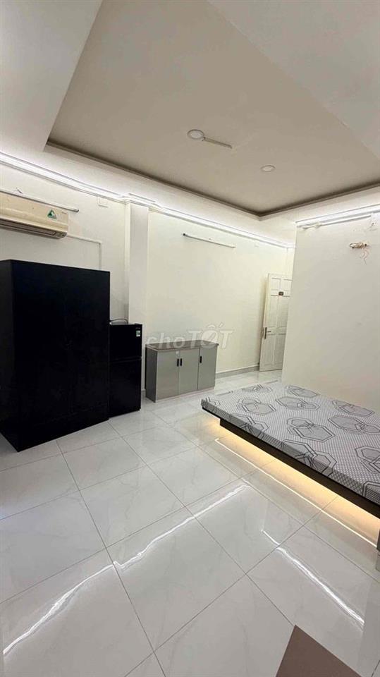Cho thuê CHDV có thang máy, ban công rộng thoáng