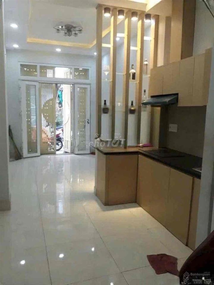 Cho thuê nhà Hẻm xe hơi - 1 trệt 2 lầu sân thượng, Quận 3