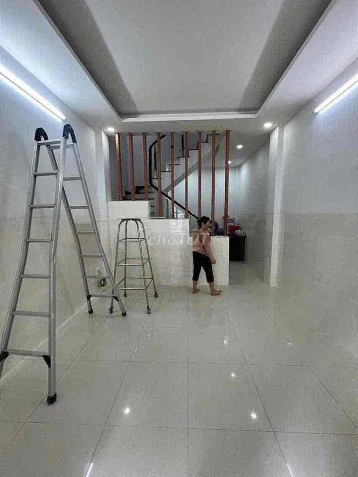 Cho thuê nhà HXH, 1 trệt 3 lầu - Đồng Xoài, Tân Bình