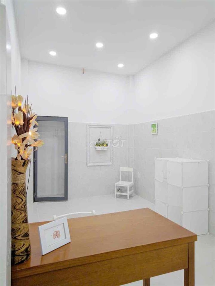 Cho thuê nhà Mới Đẹp Phú nhuận, nhà 1 trệt 1 lầu + gác, sân thượng