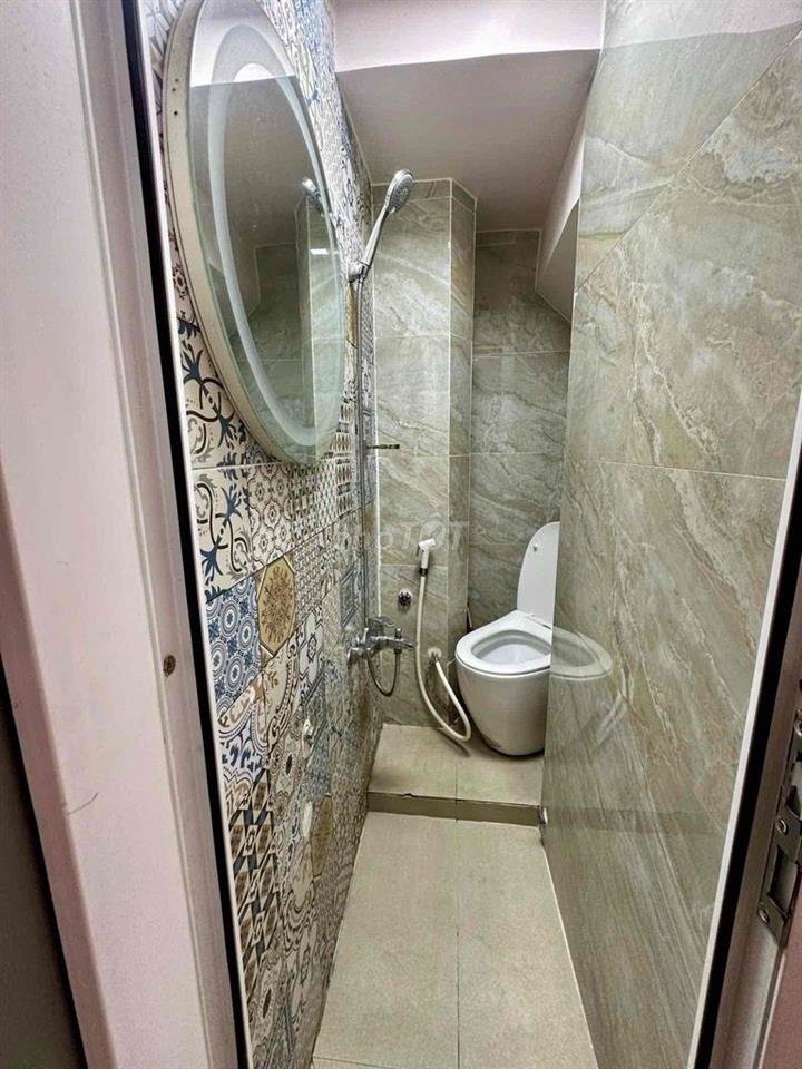 Cho thuê nhà Tân Định Q1 - nhà 1 trệt 2 lầu, đầy đủ nội thất