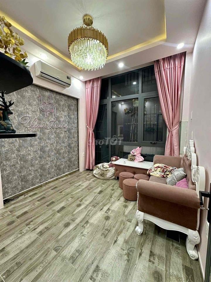 Cho thuê nhà Tân Định Q1 - nhà 1 trệt 2 lầu, đầy đủ nội thất
