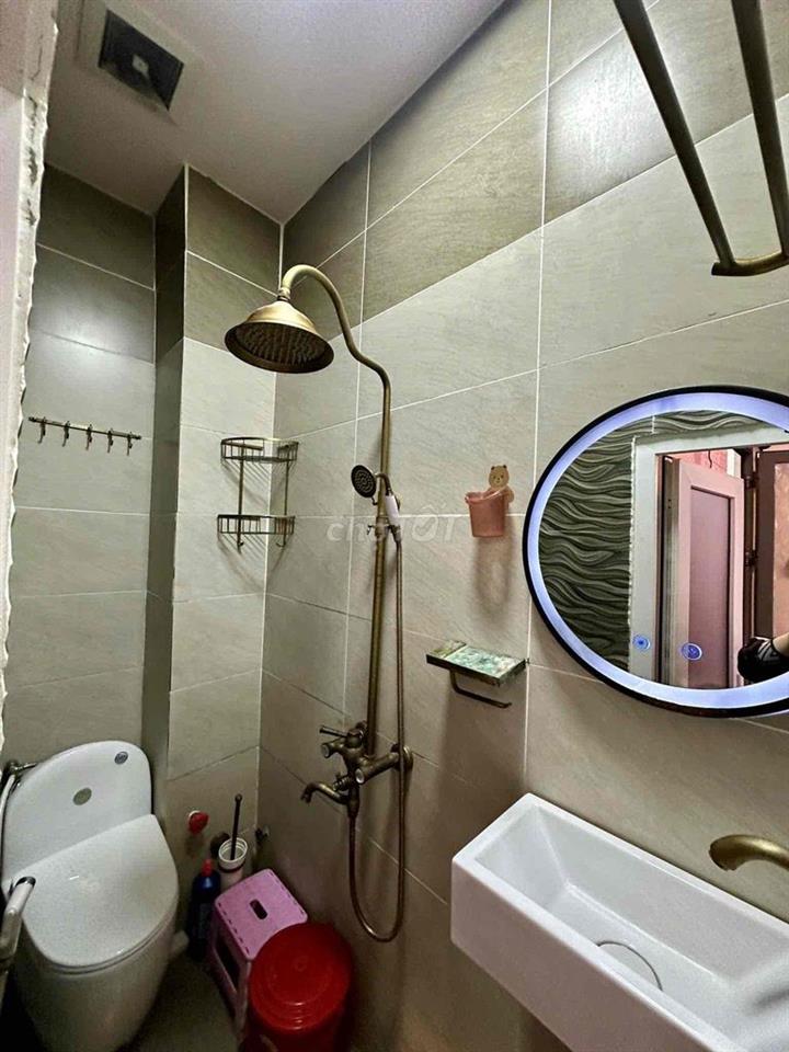 Cho thuê nhà Tân Định Q1 - nhà 1 trệt 2 lầu, đầy đủ nội thất