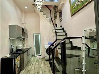 Cho thuê nhà Tân Định Q1 - nhà 1 trệt 2 lầu, đầy đủ nội thất