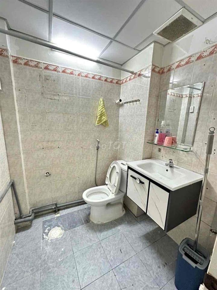 Cho thuê tầng Trệt chung cư Bắc Đinh Bộ Lĩnh,  Diện tích rộng rãi