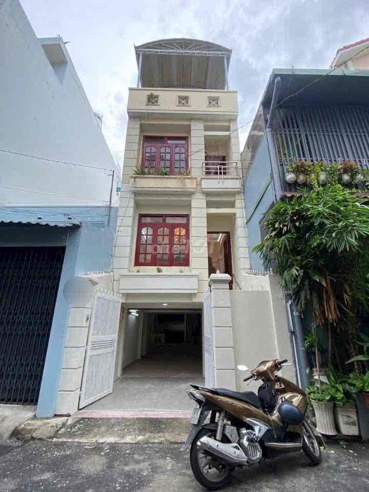 Nhà rộng rãi, xe hơi ngủ trong nhà - 1 trệt 2 lầu, gần nhà ga T3