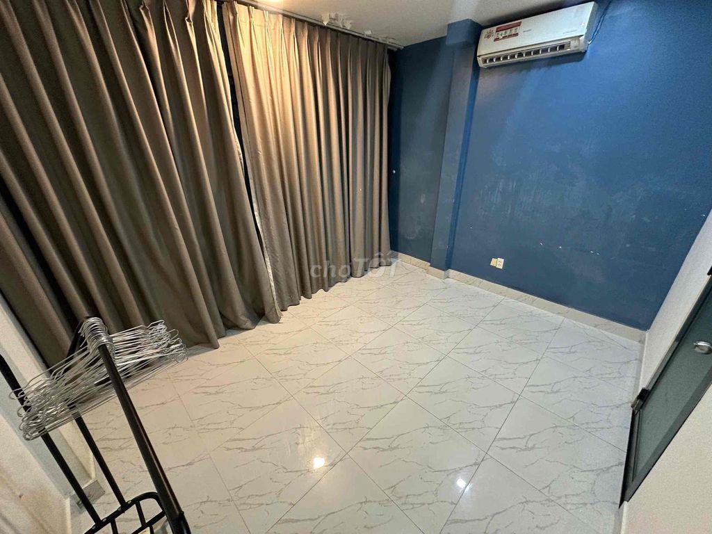 Cho thuê nhà 1 trệt 1 lầu, 2pn 2vs - đường CMT8 P5 Tân Bình
