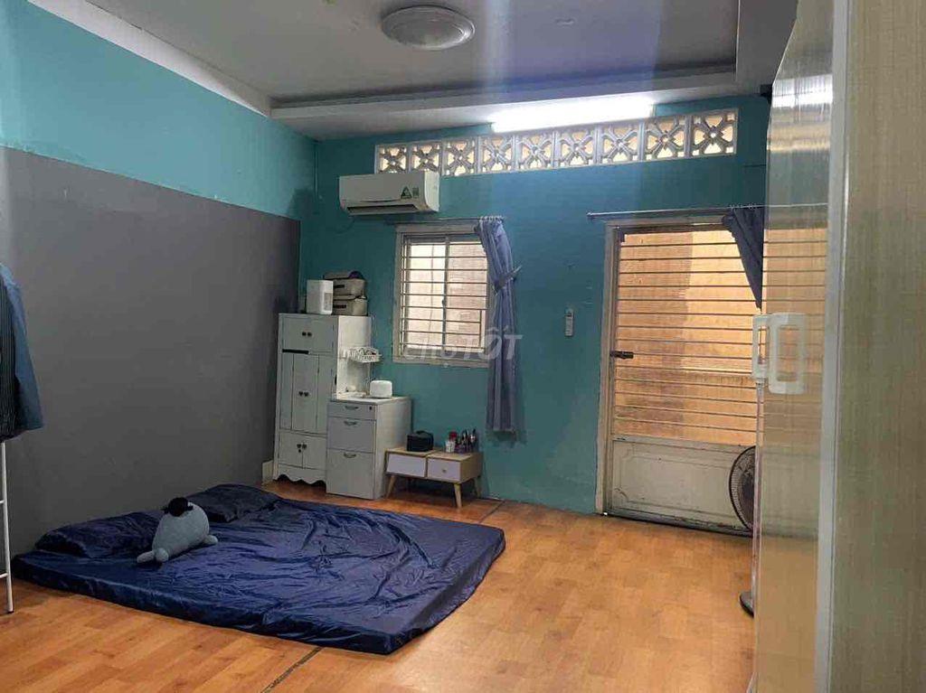 Cho thuê nguyên lầu 1 thông thoáng, DT 4 x15m,  Phú Nhuận
