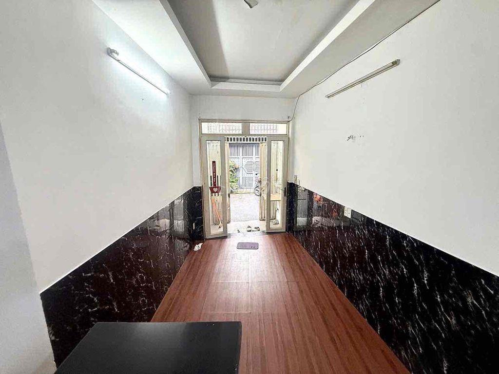 Cho thuê nhà hẻm xe hơi, 3PN 3VS - Trường Chinh P14 TB
