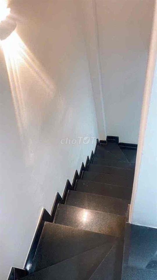 Cho thuê nhà Huỳnh Văn Bánh Phú Nhuận - HXH, nhà 1 trệt 2 lầu