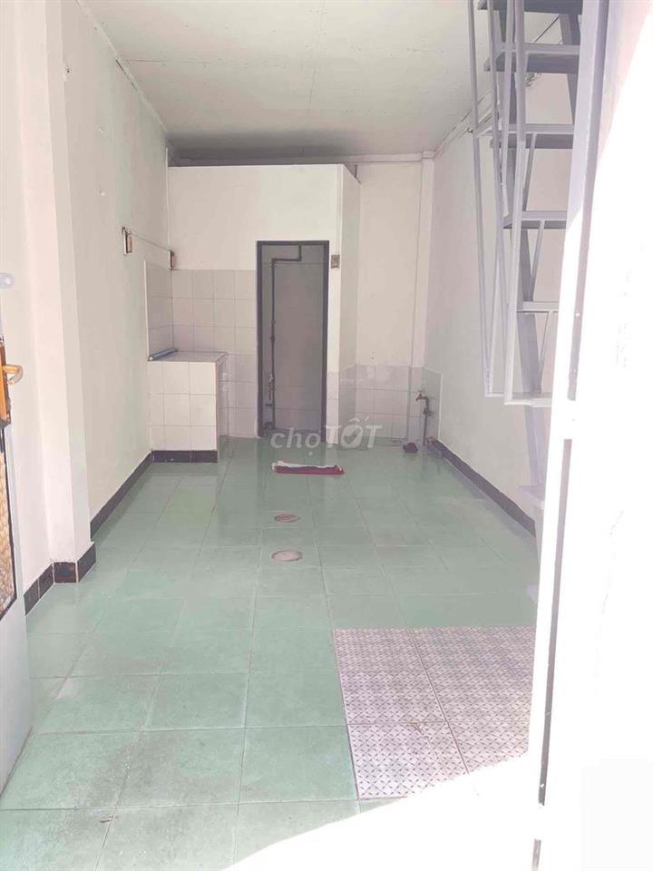 nhà nguyên căn hàng xanh thuận tiện