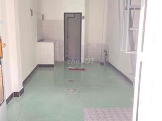 nhà nguyên căn hàng xanh thuận tiện