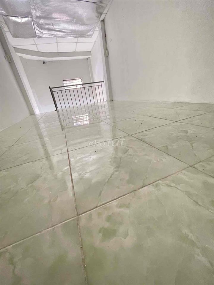 nhà nguyên căn hàng xanh thuận tiện