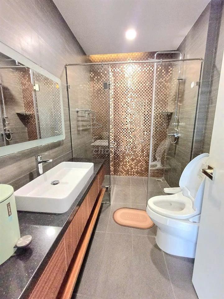 Cho thuê gấp nhà MT 10A Đặng Thuỳ Trâm, Phường 13, Quận Bình Thạnh.