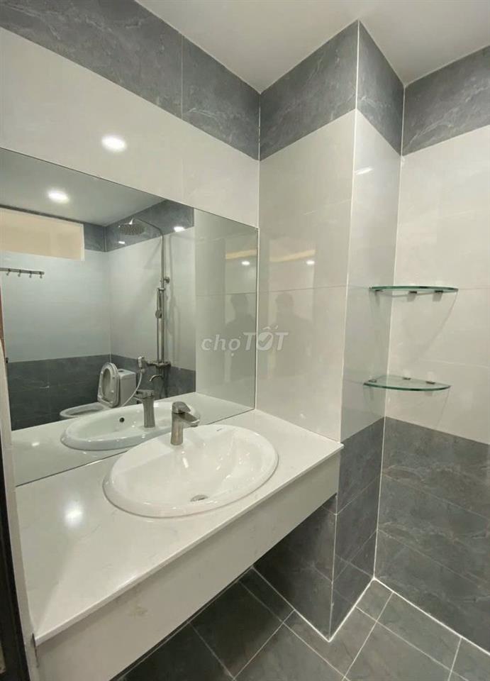 Cho thuê gấp nhà góc 2MT 58B Nguyễn Minh Hoàng, P.12, Q.Tân Bình