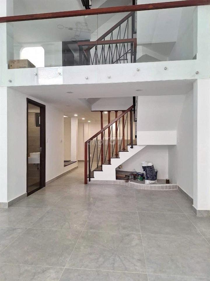 Cho thuê nhà góc 2MT 126B Phan Đăng Lưu, P.6, Q. Bình Thạnh