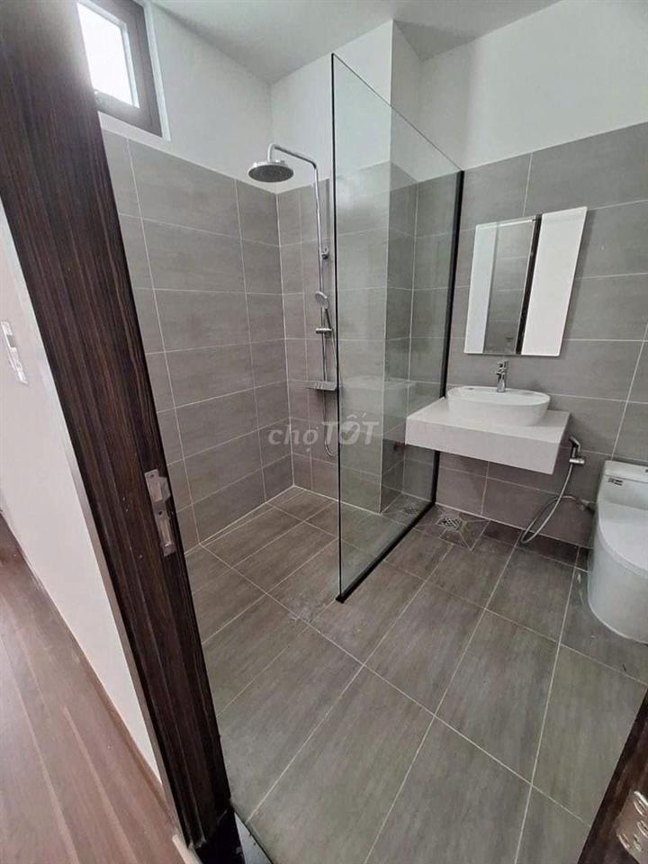 Cho thuê nhà góc 2MT 126B Phan Đăng Lưu, P.6, Q. Bình Thạnh