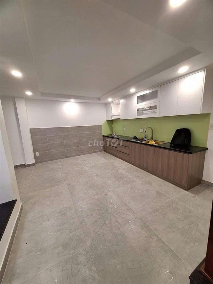Cho thuê nhà góc 2MT 126B Phan Đăng Lưu, P.6, Q. Bình Thạnh