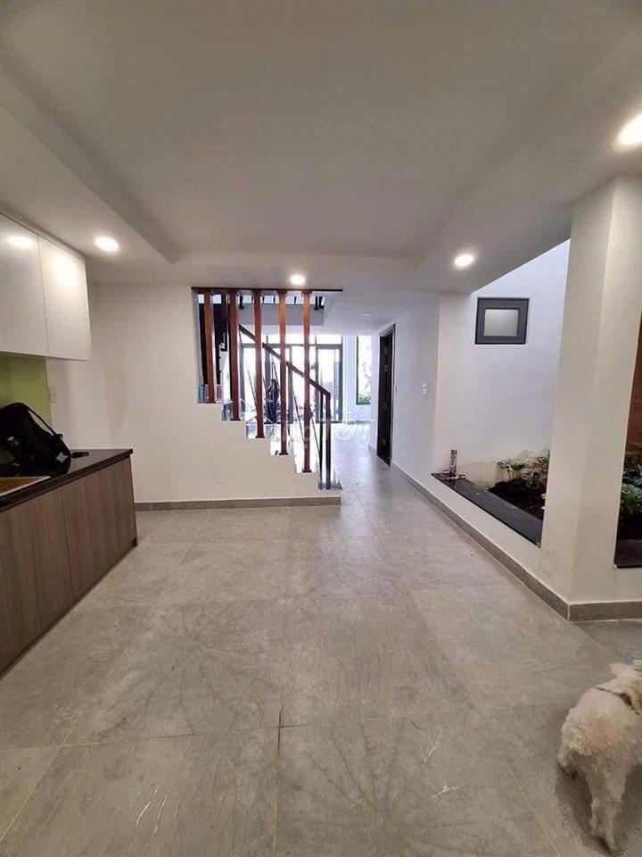 Cho thuê nhà góc 2MT 126B Phan Đăng Lưu, P.6, Q. Bình Thạnh