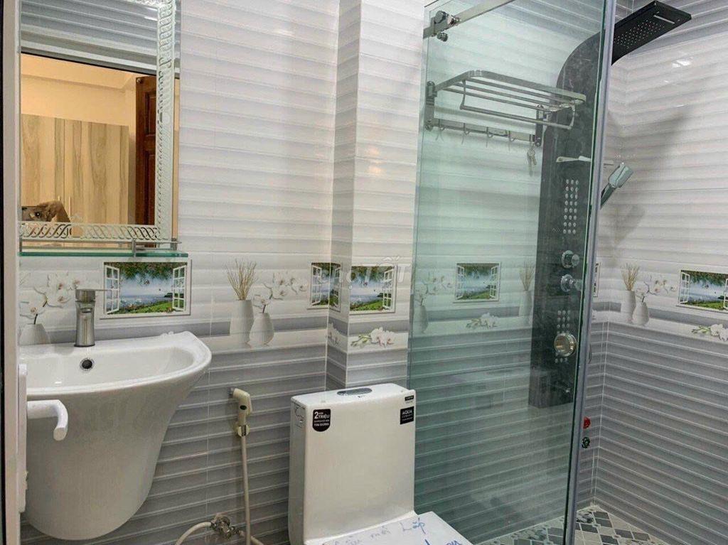 Cho thuê nhà 22B Bạch Đằng, Phường 2, Q.Tân Bình thông ra Trường Sơn.