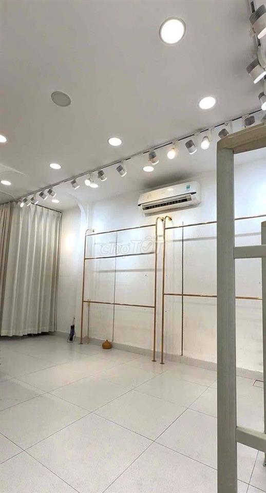 CHỈ 19,5TR, NHÀ ĐẸP HUỲNH VĂN BÁNH, PN  36M2 | 4 TẦNG | 3PN |  TIỆN KD