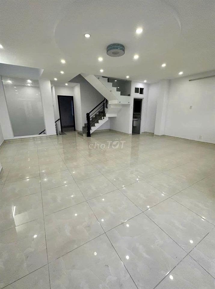 Cần cho thuê nhà MT ngang 8m 91A Đ.Nguyễn Trọng Tuyển P.15 Q.Phú Nhuận