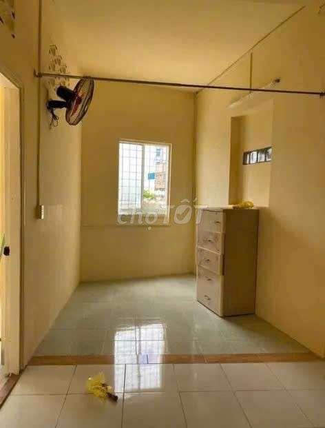 Chung cư lầu 2, 2pn, 2wc. 87m2. Điện nước giá nhà nước 