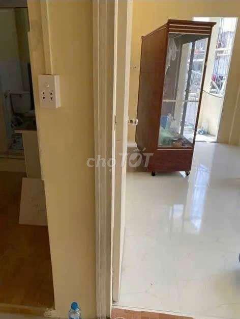 Chung cư lầu 2, 2pn, 2wc. 87m2. Điện nước giá nhà nước 
