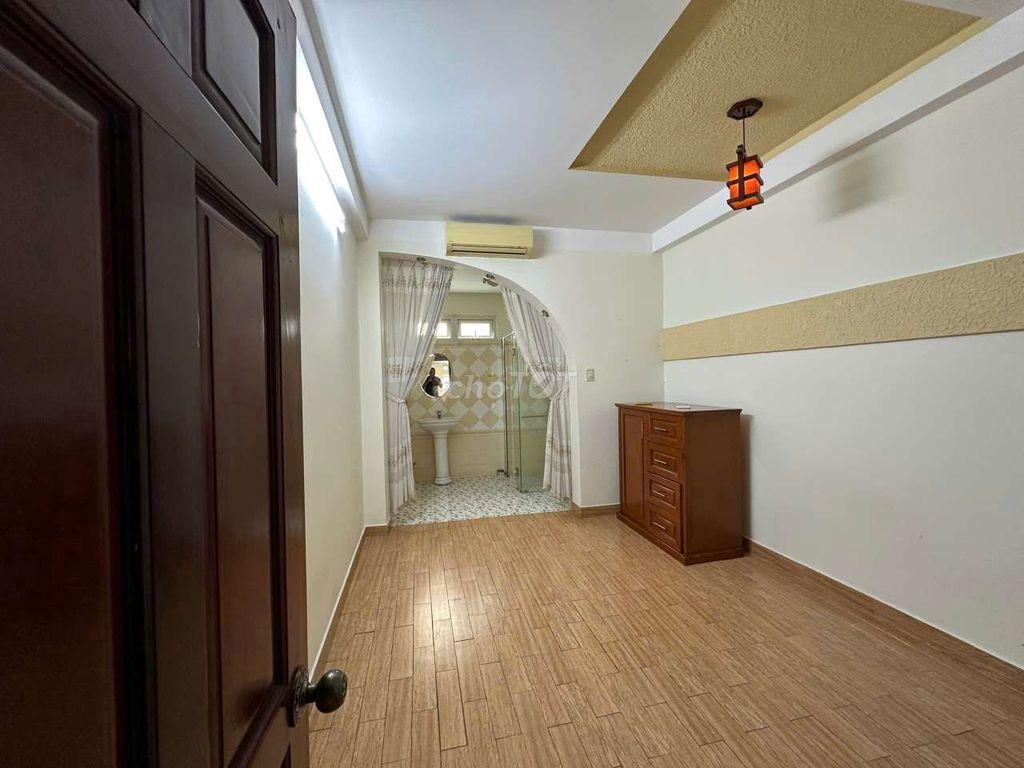 NHÀ 5PN, 5WC, DTSD: 250m2