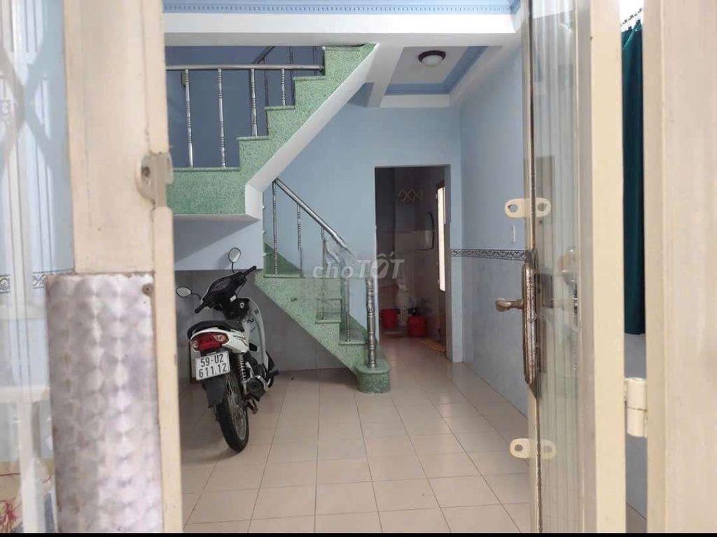 Nhà 3 tầng. 90m2. 2pn, 2wc. Q10 