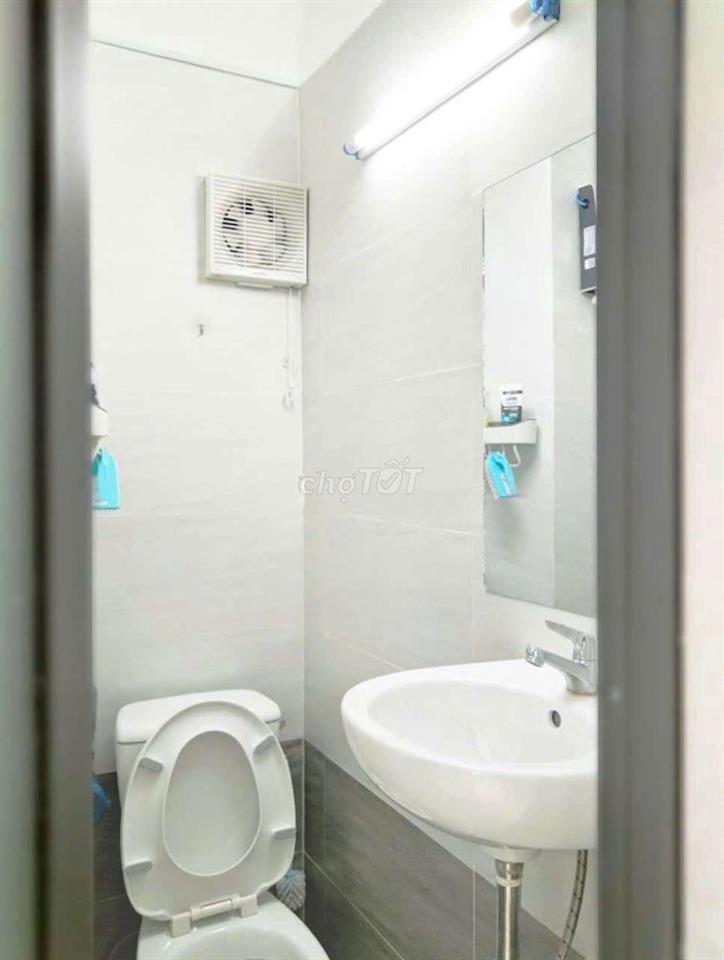 NHÀ, 2 PN, 2WC. DT SD 110m2. PHÚ NHUẬN 