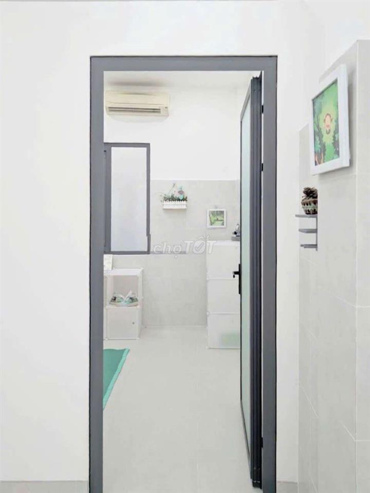 NHÀ, 2 PN, 2WC. DT SD 110m2. PHÚ NHUẬN 