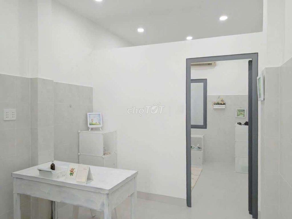 NHÀ, 2 PN, 2WC. DT SD 110m2. PHÚ NHUẬN 