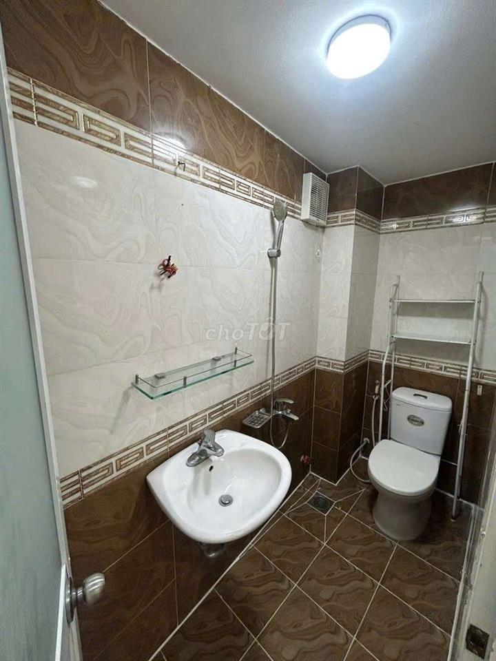 NHÀ 2PN, 3WC, full NT, dtsd 96M2, 12TR. Q1