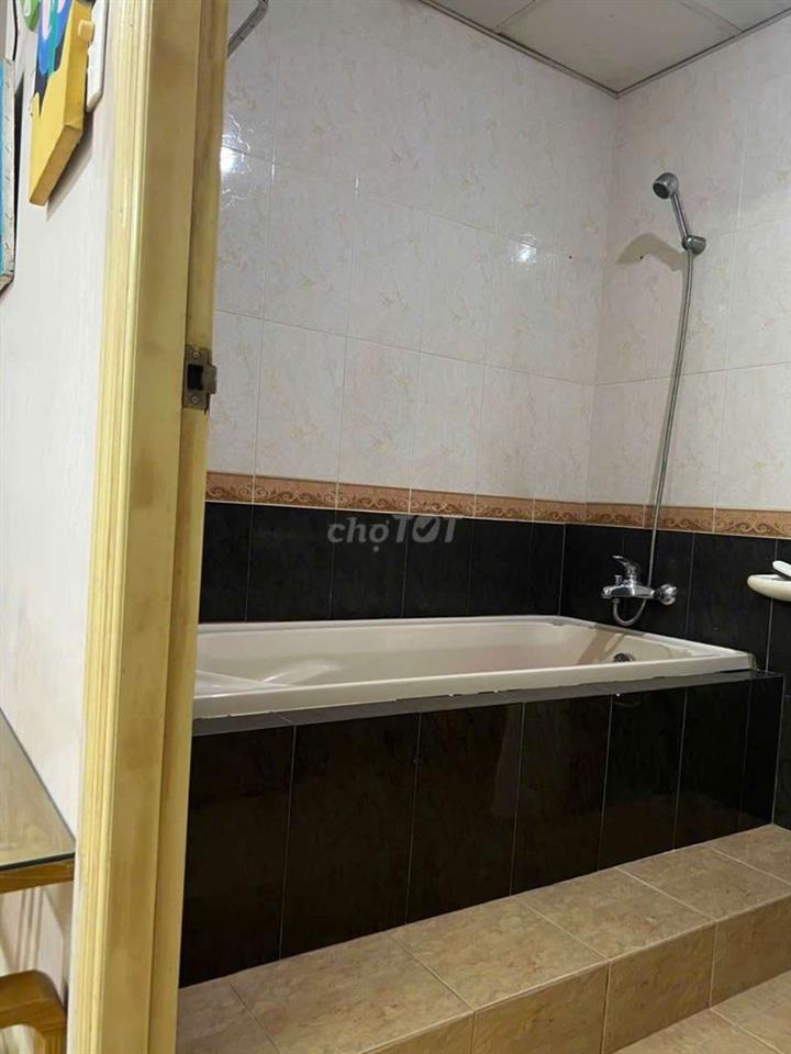 PHÒNG 40M2, 3 NGƯỜI Ở, CÓ BAN CÔNG, Bình thạnh 