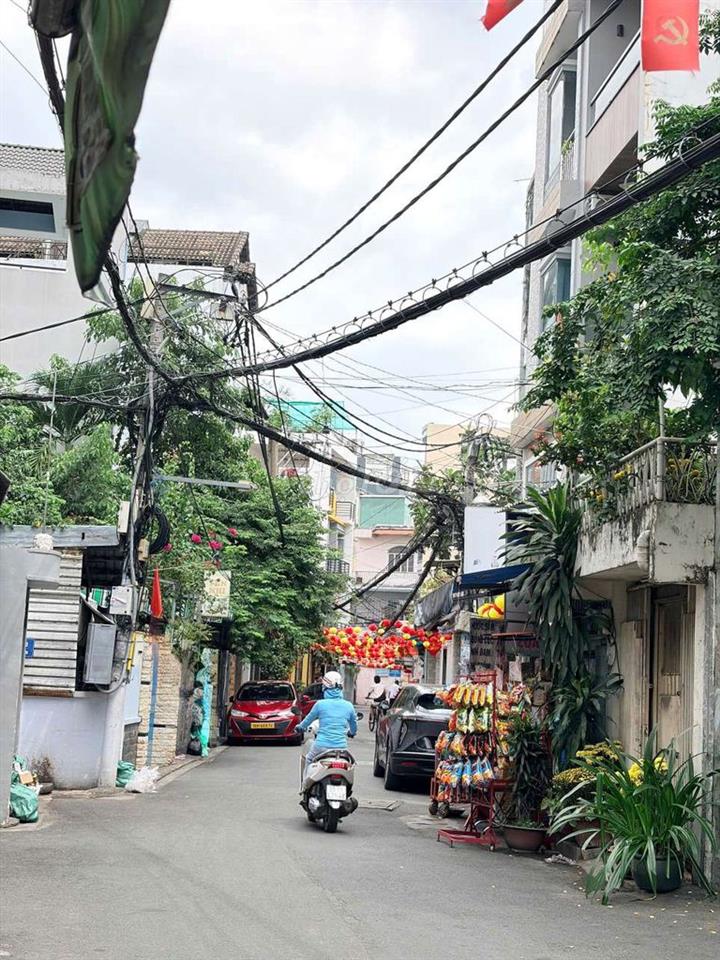 NHÀ HẺM XE TẢI, SD 345m2. 4PN, 3WC. Phú Nhuận 