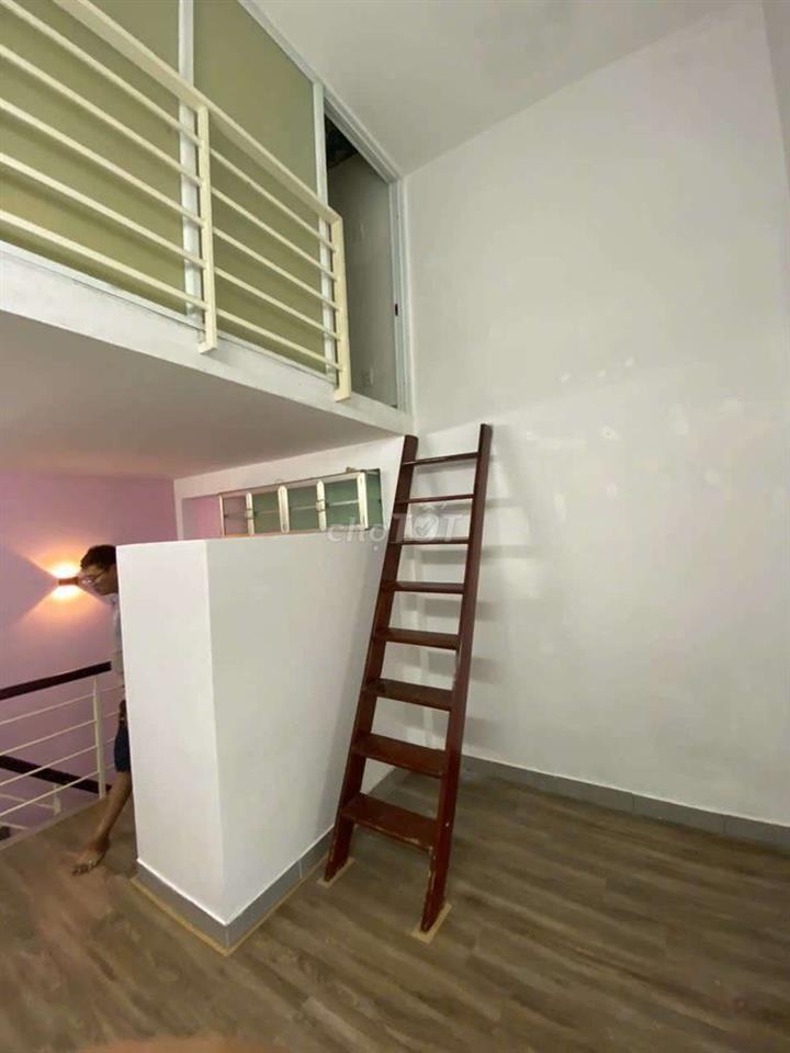 Nhà mới 2PN, 2WC. NGAY Q1