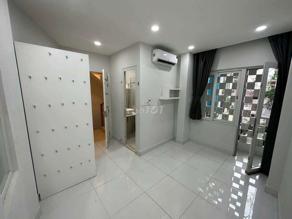 Nhà 4 TẦNG có sân thượng. 3pn, 3WC. Phú Nhuận 
