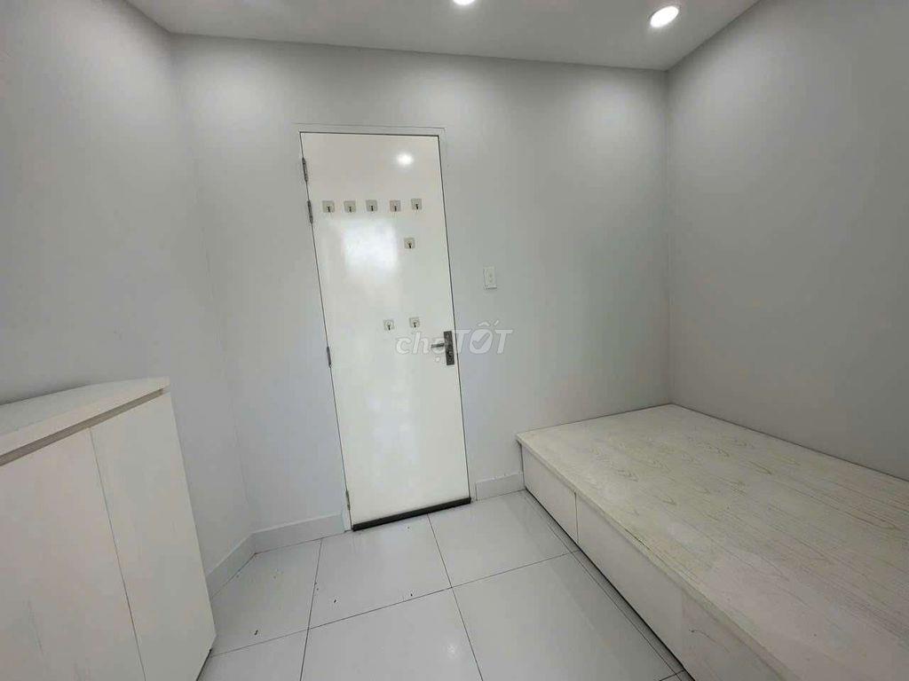 Nhà 4 TẦNG có sân thượng. 3pn, 3WC. Phú Nhuận 