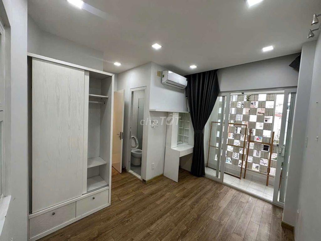 Nhà 4 TẦNG có sân thượng. 3pn, 3WC. Phú Nhuận 