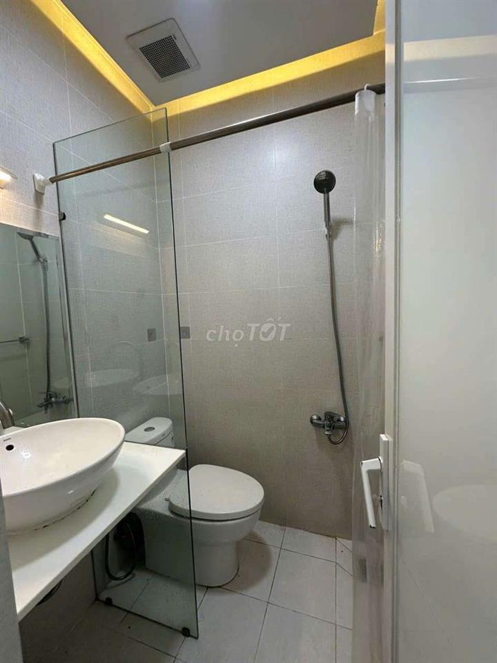 Nhà 4 TẦNG có sân thượng. 3pn, 3WC. Phú Nhuận 