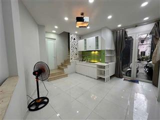 Nhà 4 TẦNG có sân thượng. 3pn, 3WC. Phú Nhuận 