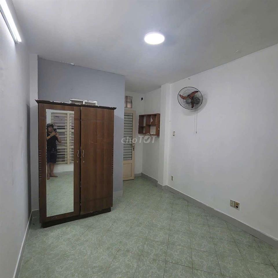 Nhà Bình Thạnh, 2PN 2WC 9TR gần HXH 