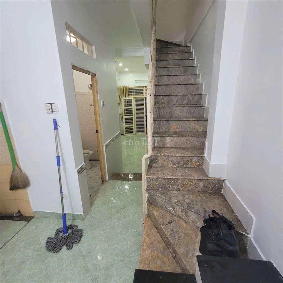 Nhà Bình Thạnh, 2PN 2WC 9TR gần HXH 