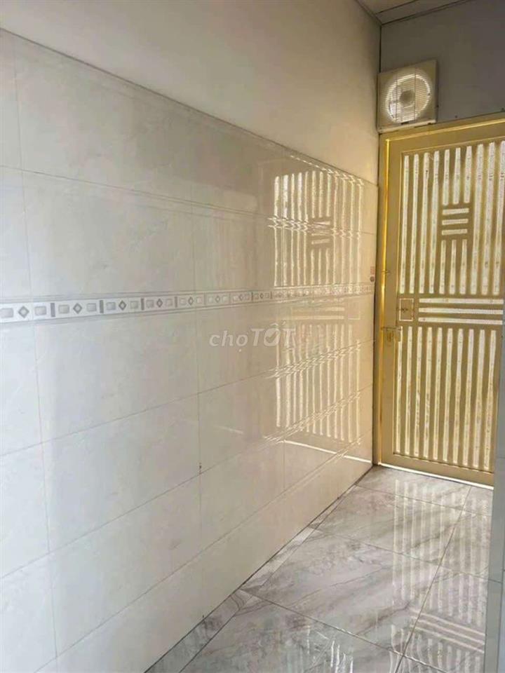 nhà 60m2. 3PN 2WC. Chỉ 6 TR. ngay Q3 