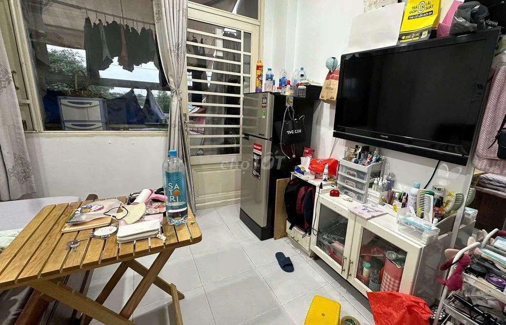 Phòng 20 m2, WC riêng, điện nước giá nhà nước. Bình thạnh 