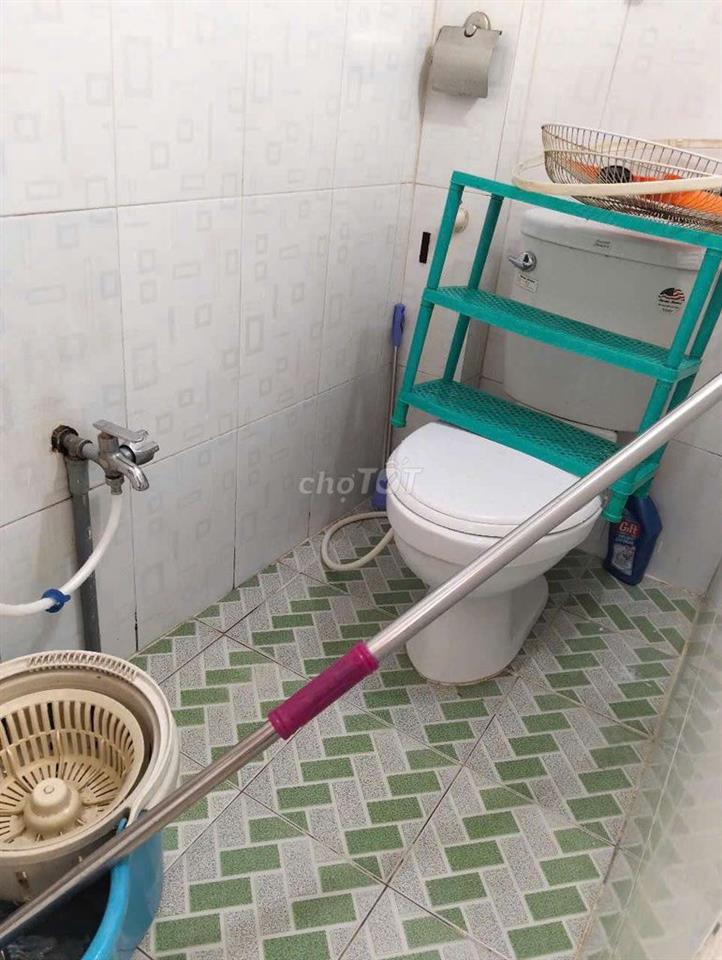 Cho thuê nhà 2 pn có máy lạnh gía 6 triệu gần chợ Bà Chiểu, Bình Thạnh