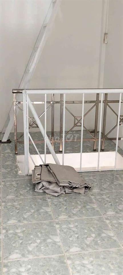 Cho thuê nhà 2 pn có máy lạnh gía 6 triệu gần chợ Bà Chiểu, Bình Thạnh