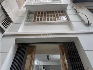 Cho thuê nhà 3 pn 3wc 3 máy lạnh hẻm 151 Huỳnh Văn Bánh, Phú Nhuận 
