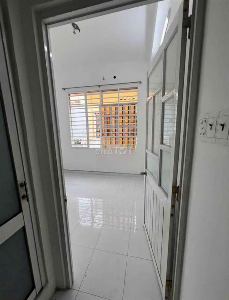 Cho thuê nhà 3 pn 3wc 3 máy lạnh hẻm 151 Huỳnh Văn Bánh, Phú Nhuận 